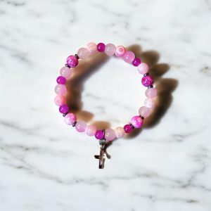 Armband med rosa glaspärlor